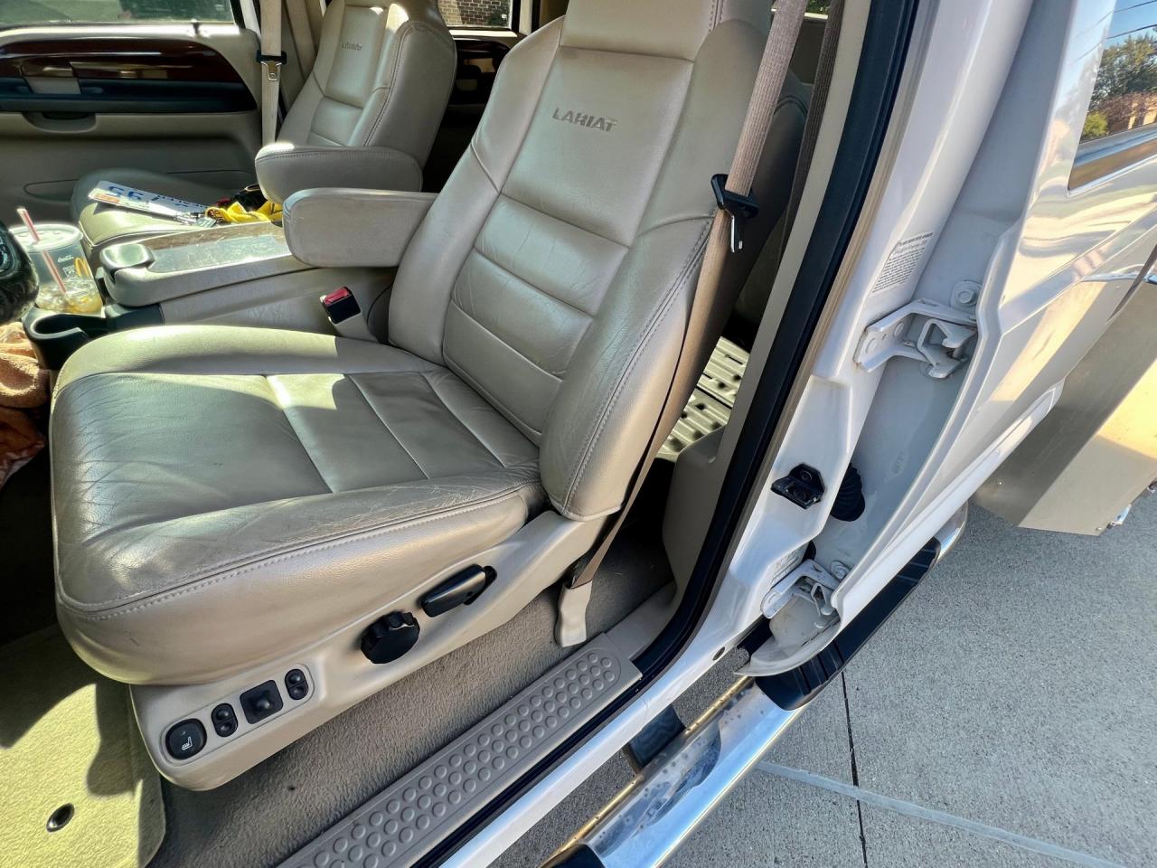 2006 Ford F350 XLT Lariat