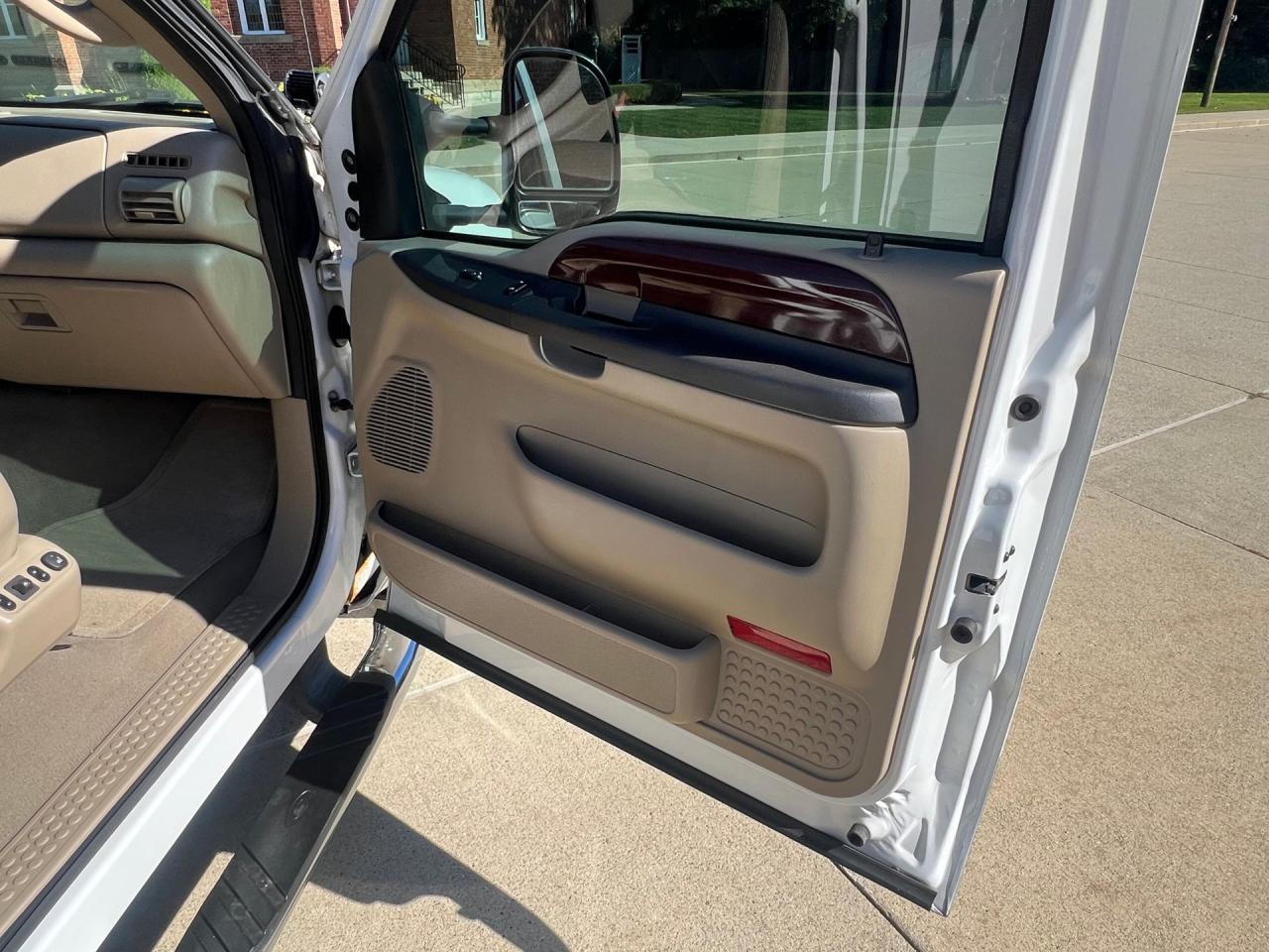 2006 Ford F350 XLT Lariat