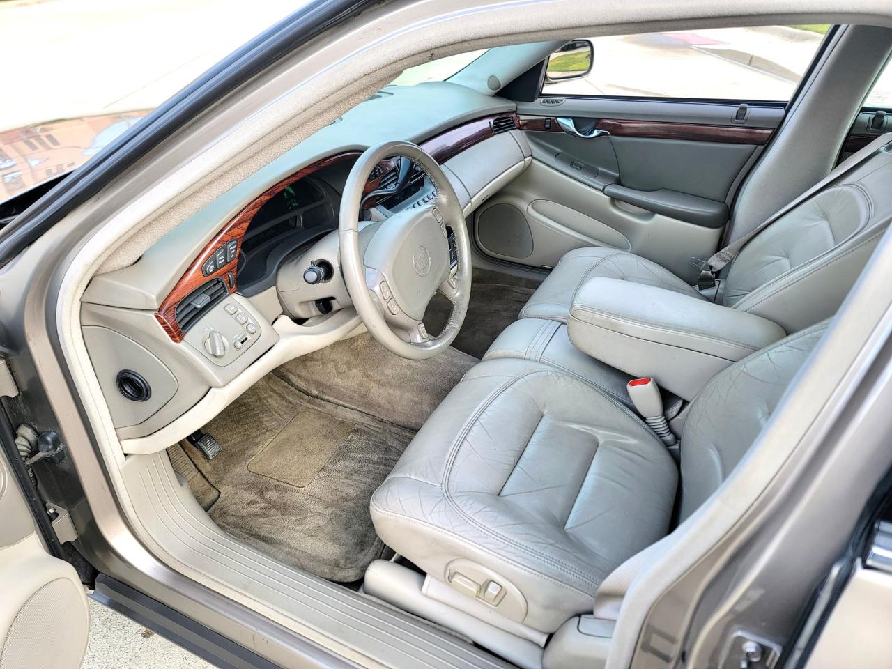 2002 Cadillac Sedan DeVille