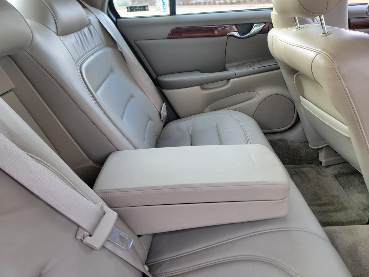 2002 Cadillac Sedan DeVille