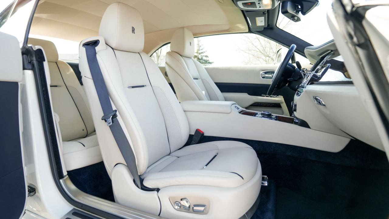 2017 Rolls - Royce Dawn