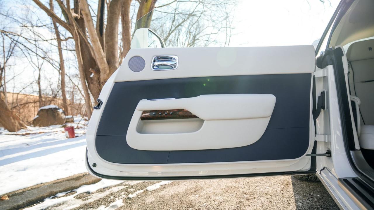 2017 Rolls - Royce Dawn