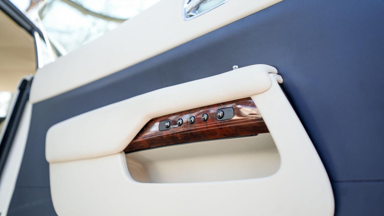 2017 Rolls - Royce Dawn