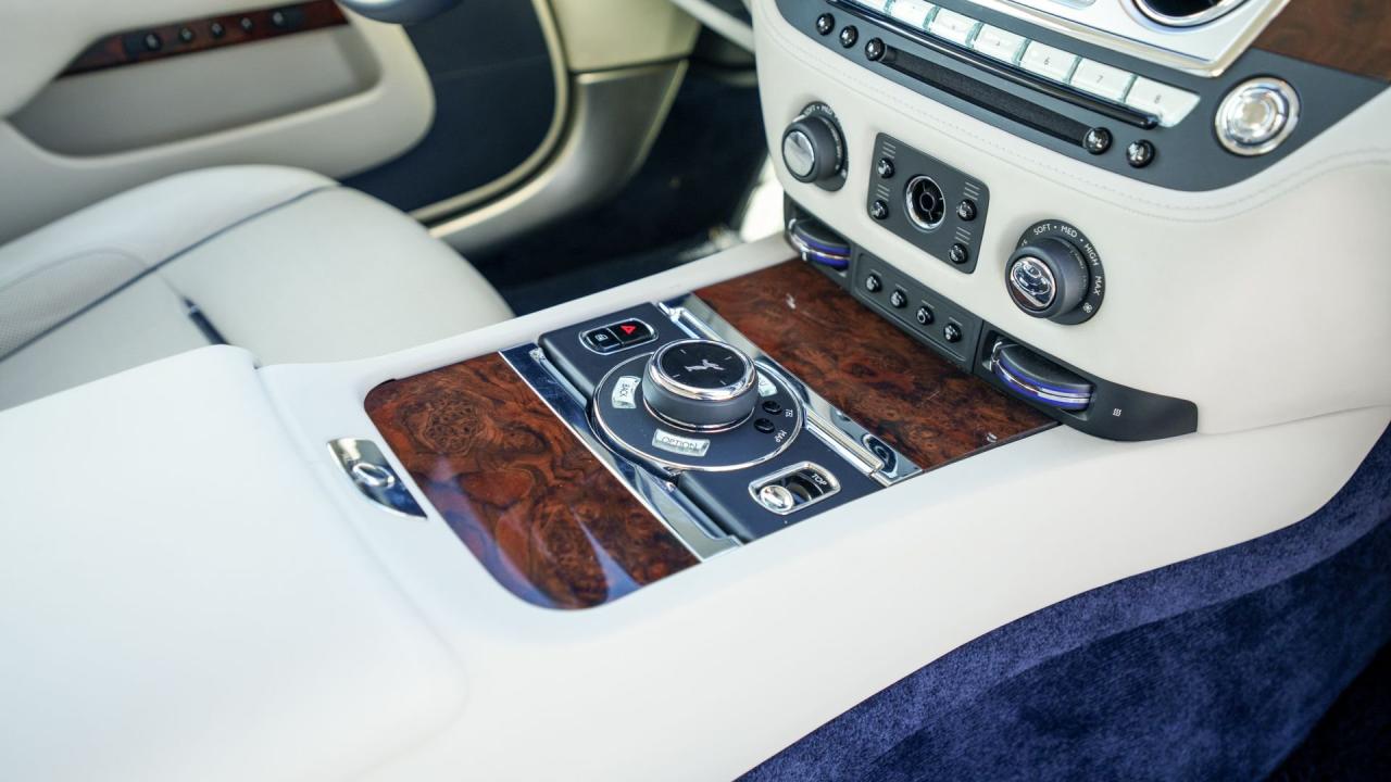 2017 Rolls - Royce Dawn