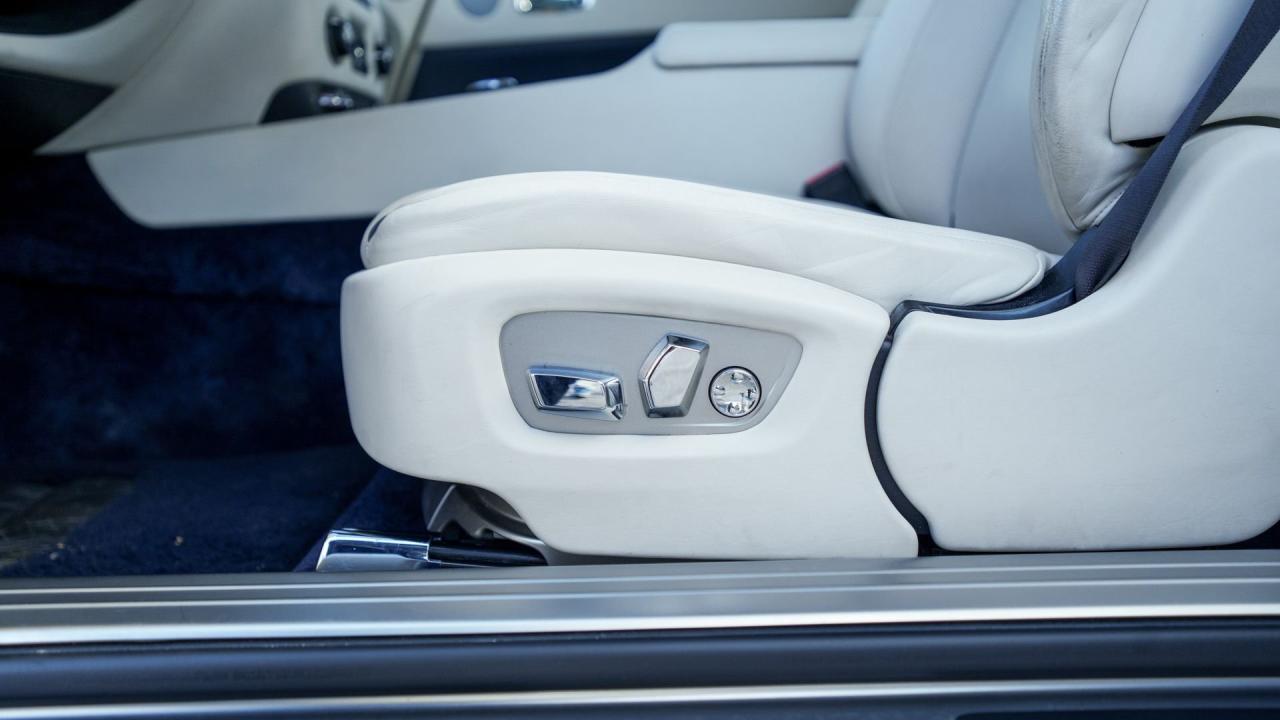 2017 Rolls - Royce Dawn