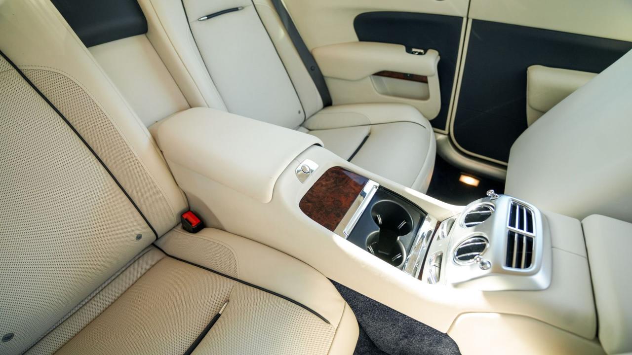 2017 Rolls - Royce Dawn