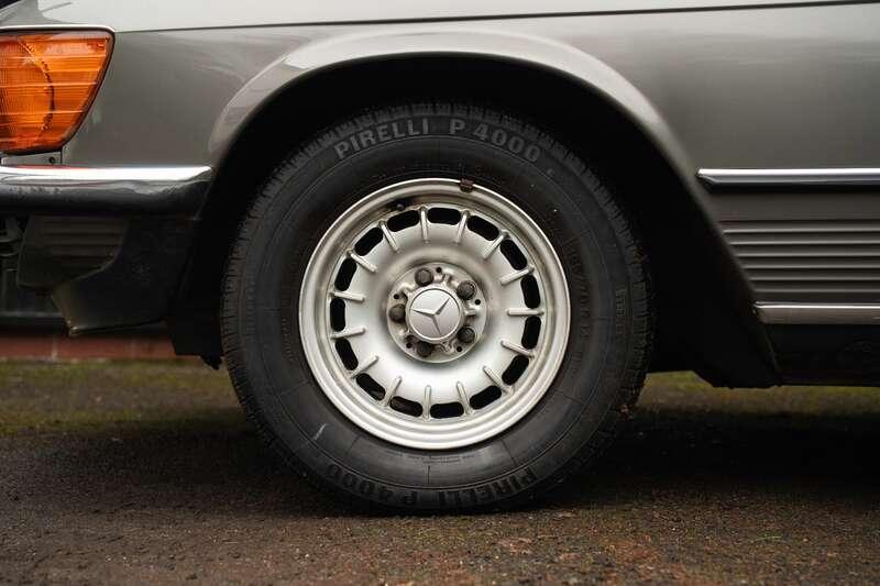 1985 Mercedes - Benz 280SL AUTO