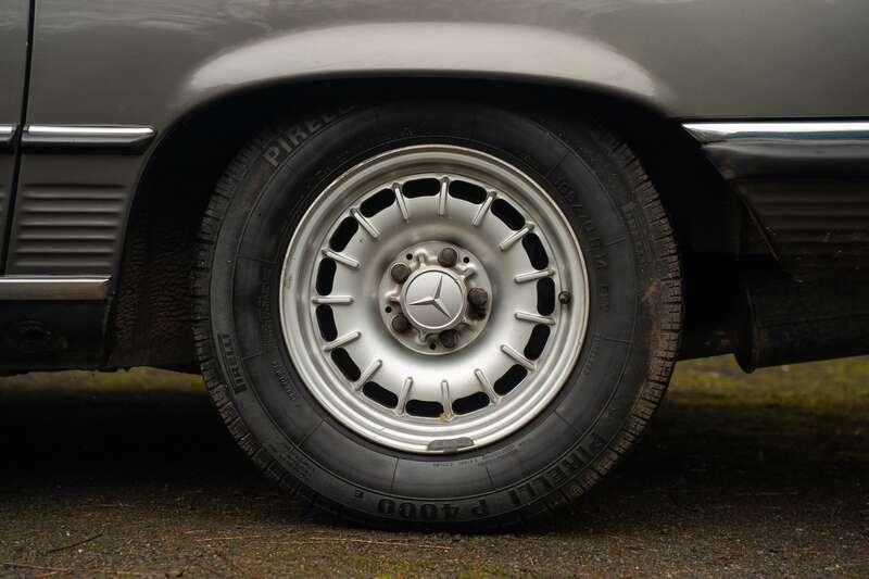 1985 Mercedes - Benz 280SL AUTO