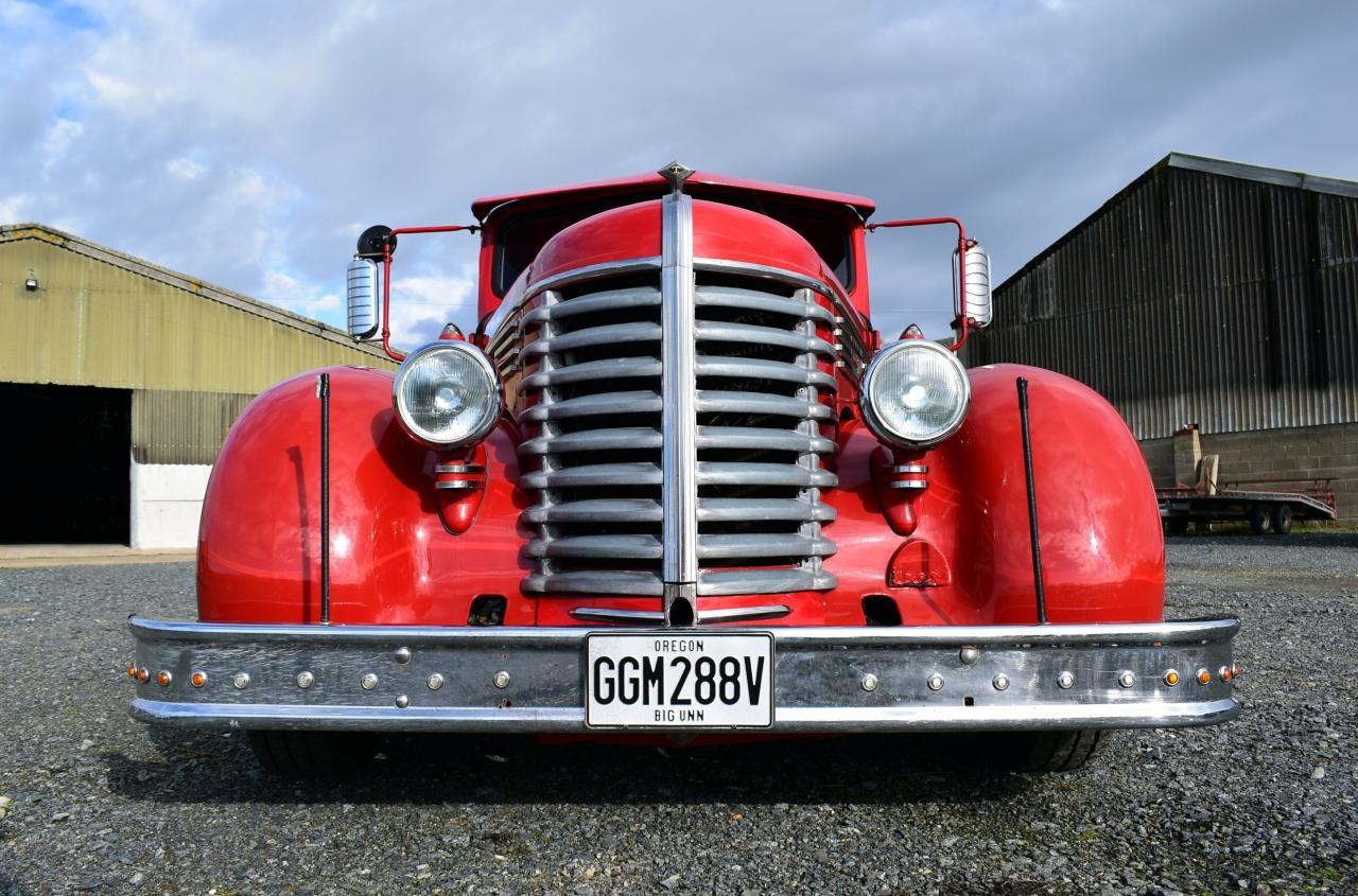 1948 GMC Diamond T Transporter