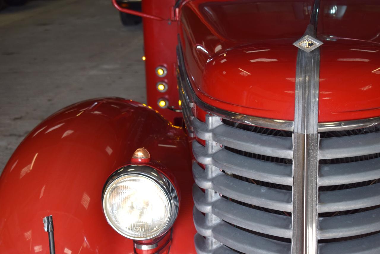 1948 GMC Diamond T Transporter