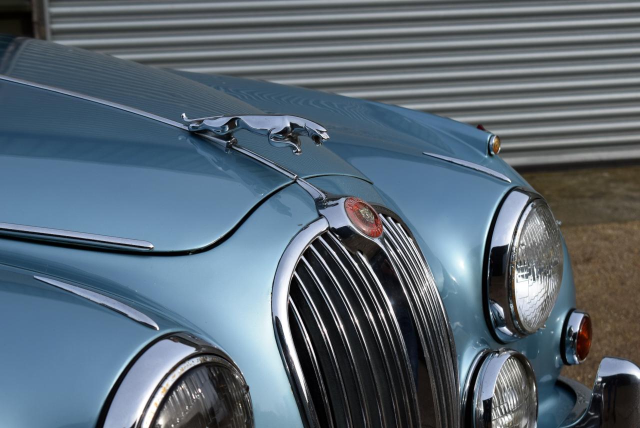 1966 Jaguar Mk. II (3.4 litre)