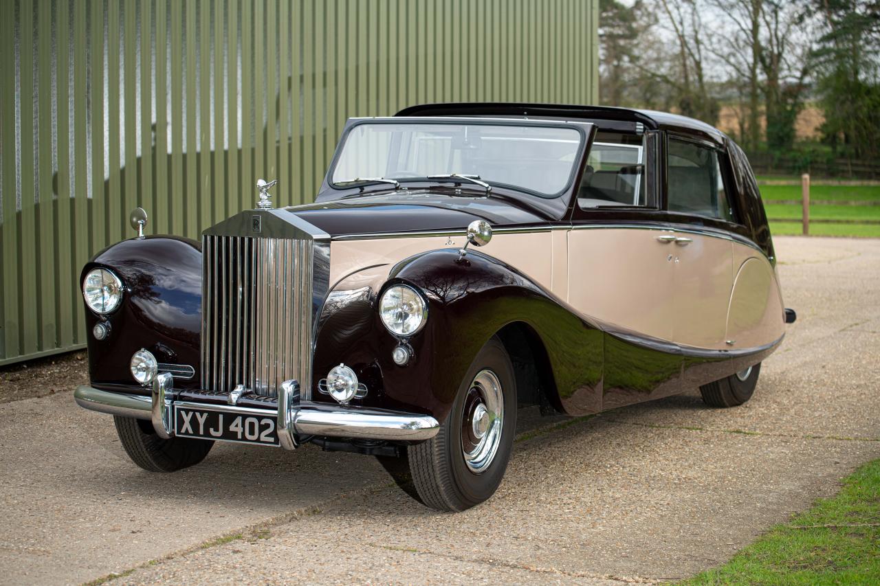 1953 Rolls - Royce Silver Wraith Sedanca de Ville by Hooper