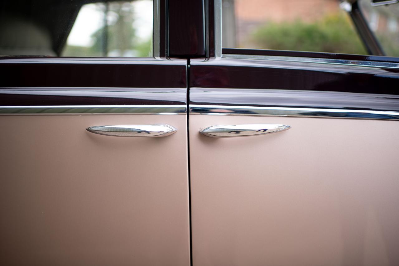 1953 Rolls - Royce Silver Wraith Sedanca de Ville by Hooper