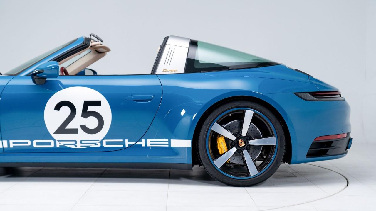 2021 Porsche 911 Targa 4S Heritage Design Edition
