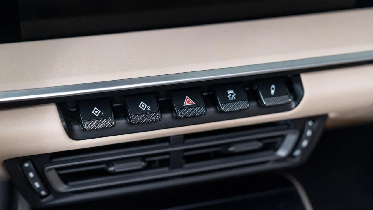 2021 Porsche 911 Targa 4S Heritage Design Edition