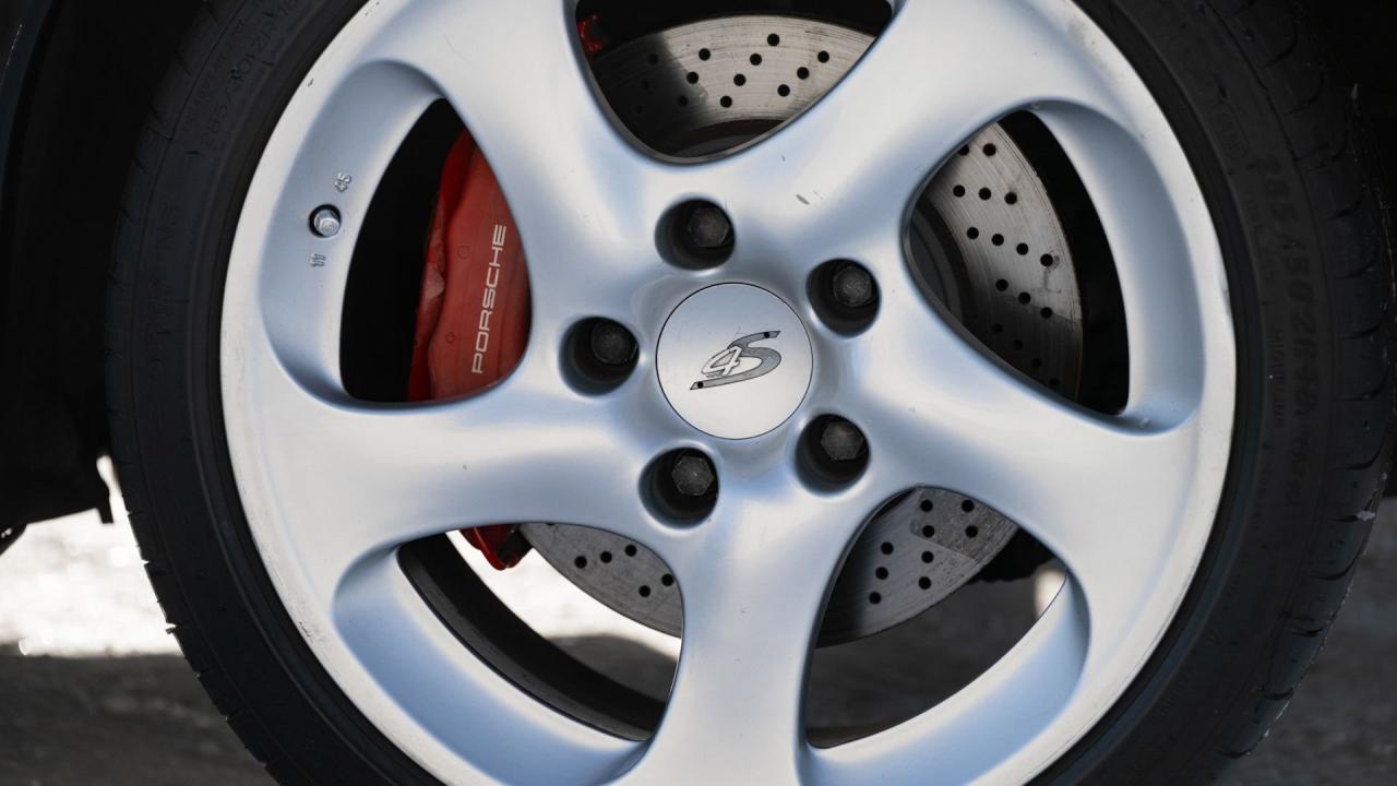 1997 Porsche 911 Carrera 4S