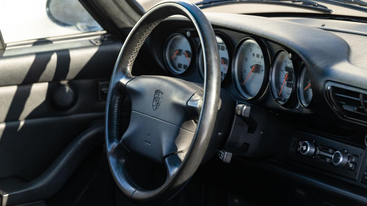 1997 Porsche 911 Carrera 4S