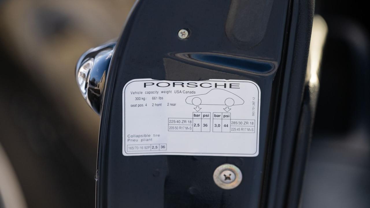 1997 Porsche 911 Carrera 4S