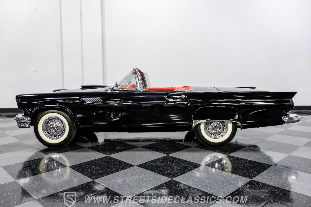 1957 Ford Thunderbird