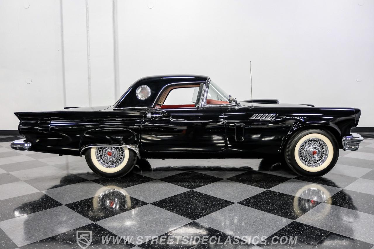 1957 Ford Thunderbird