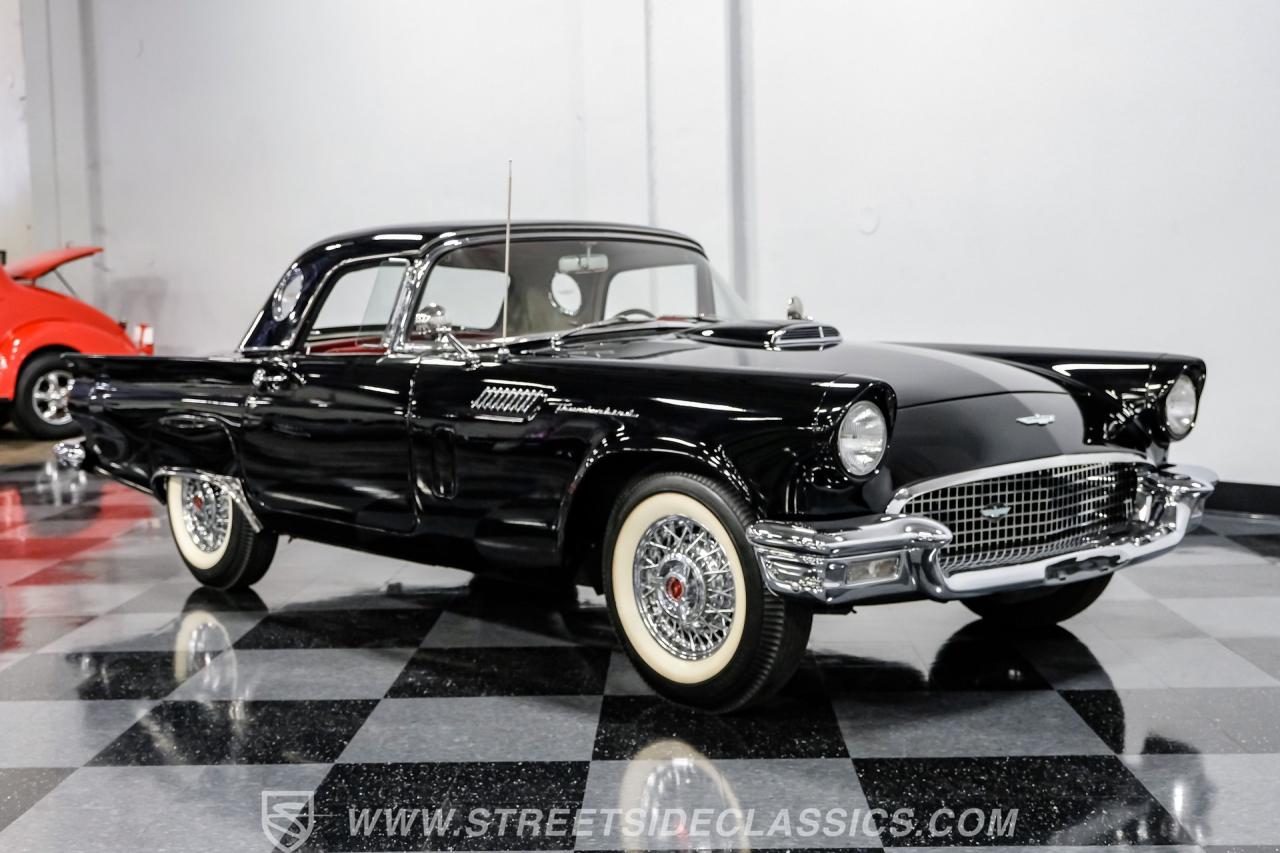 1957 Ford Thunderbird