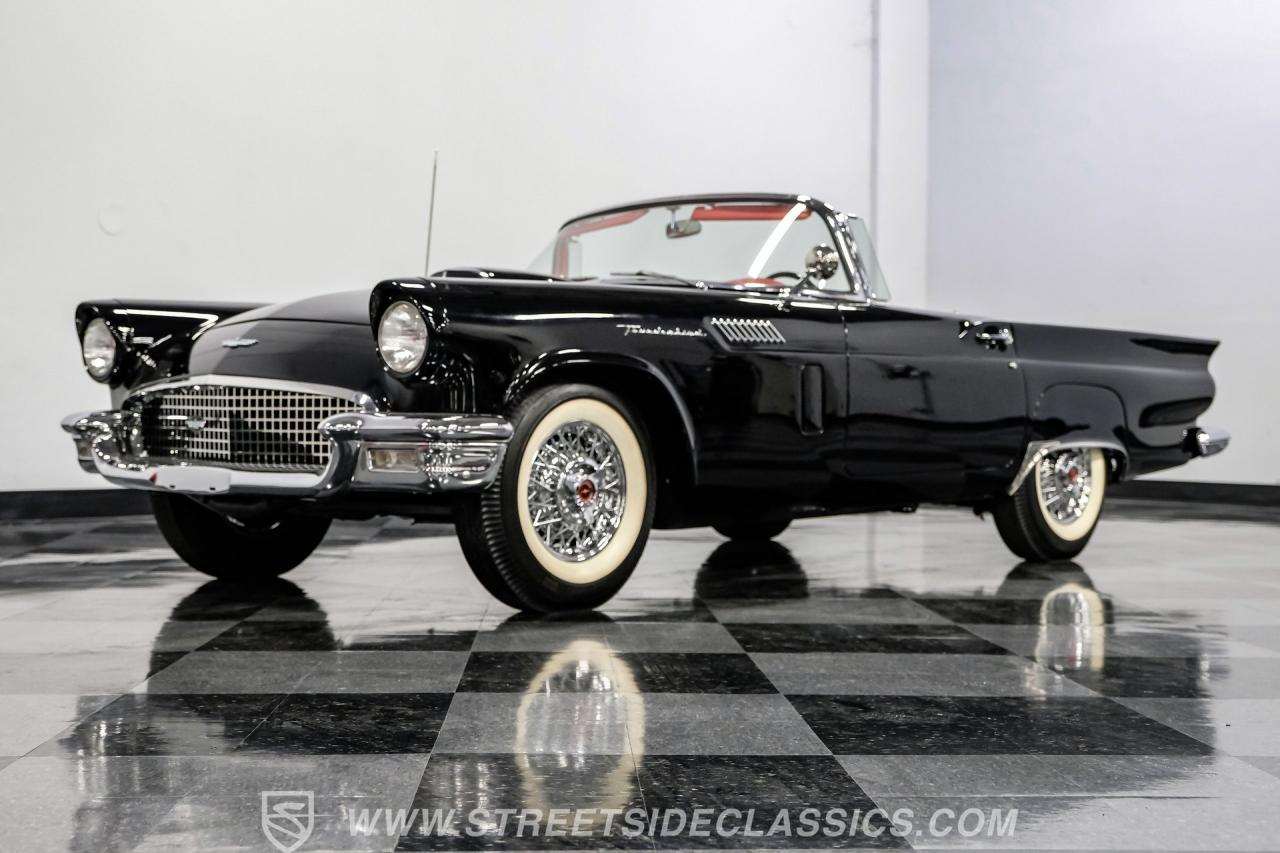 1957 Ford Thunderbird