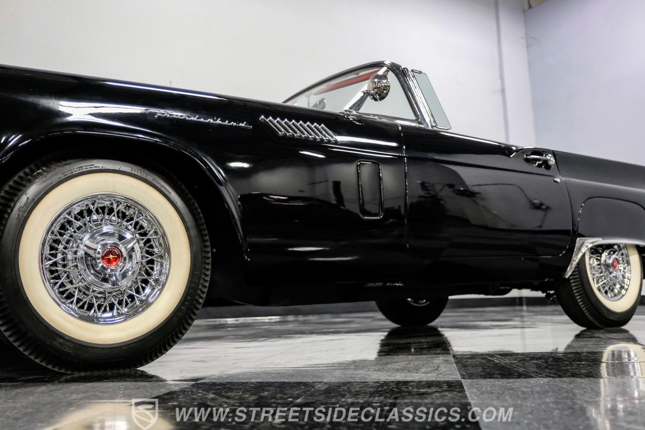 1957 Ford Thunderbird