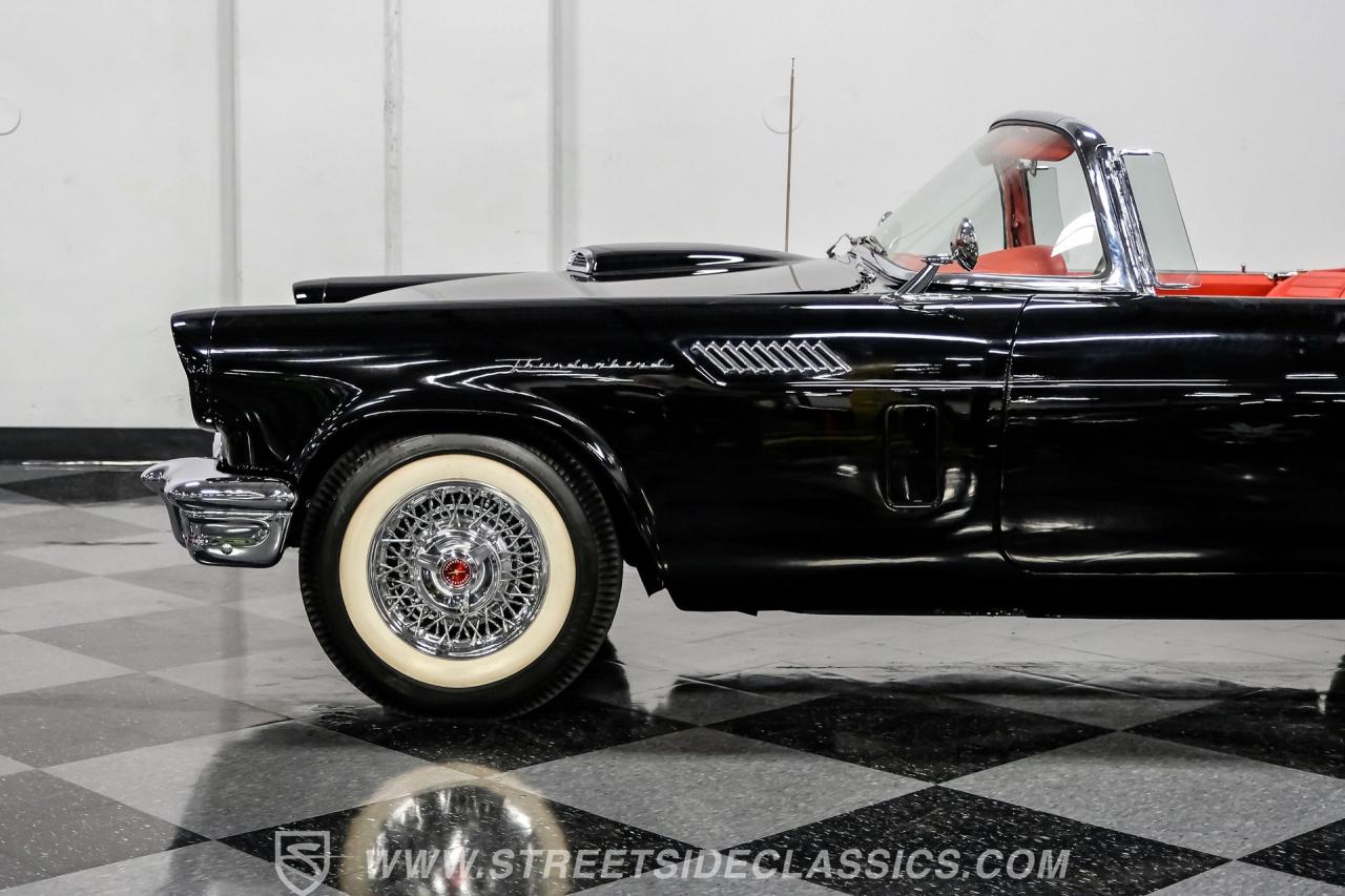 1957 Ford Thunderbird