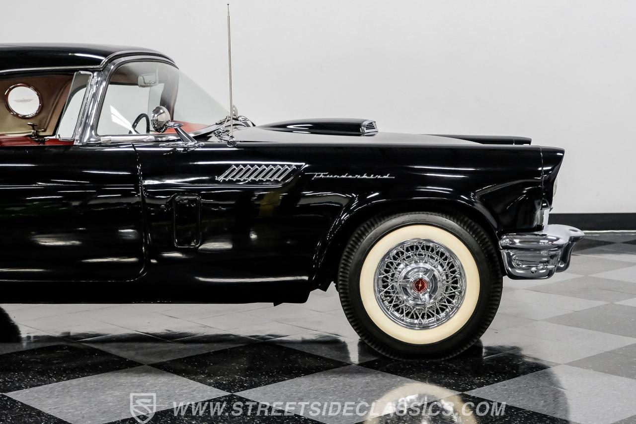 1957 Ford Thunderbird