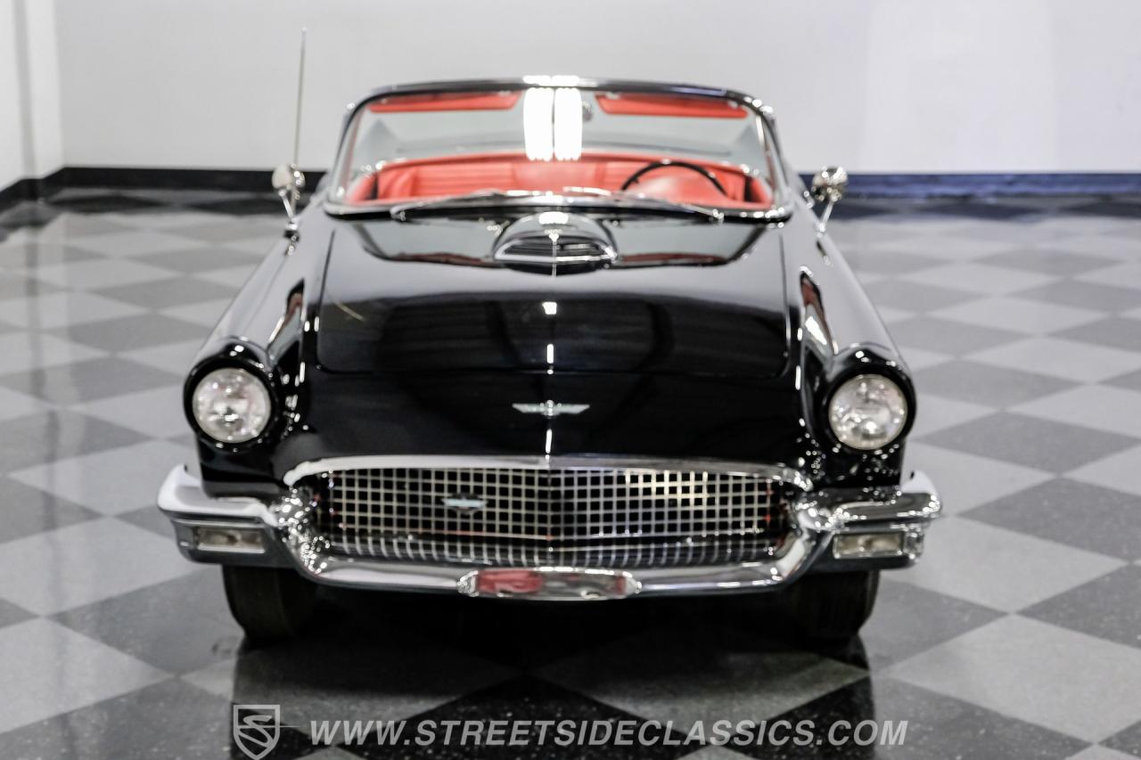 1957 Ford Thunderbird