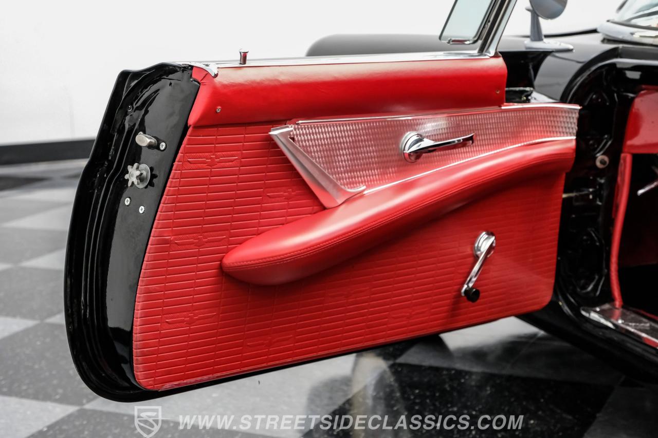 1957 Ford Thunderbird