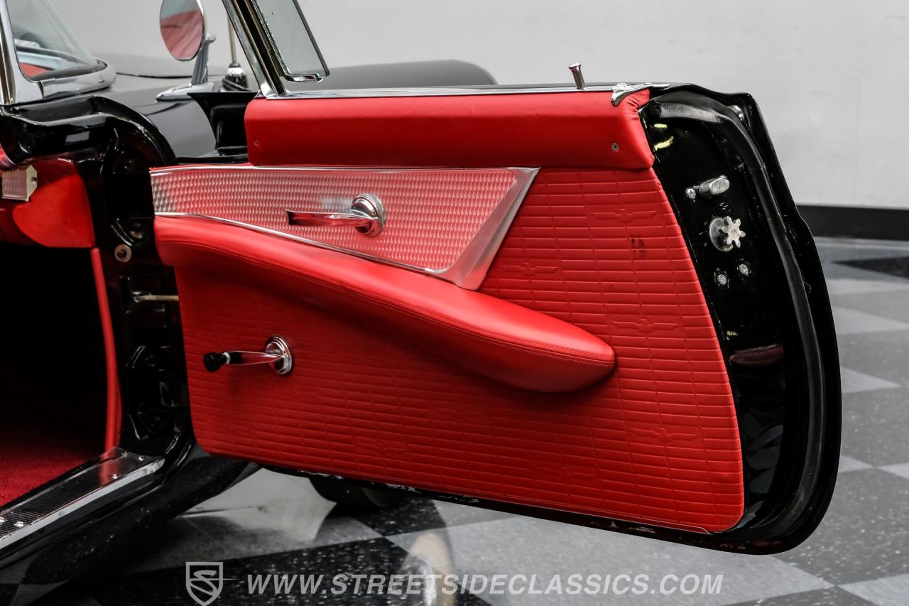 1957 Ford Thunderbird