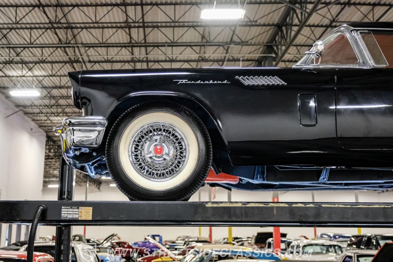 1957 Ford Thunderbird