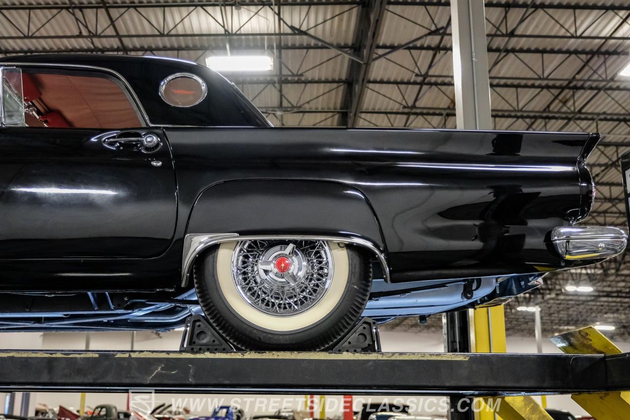 1957 Ford Thunderbird