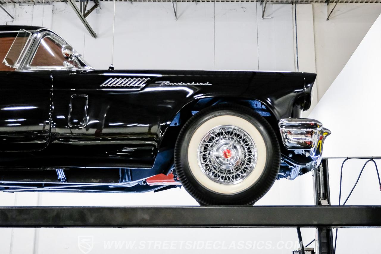 1957 Ford Thunderbird