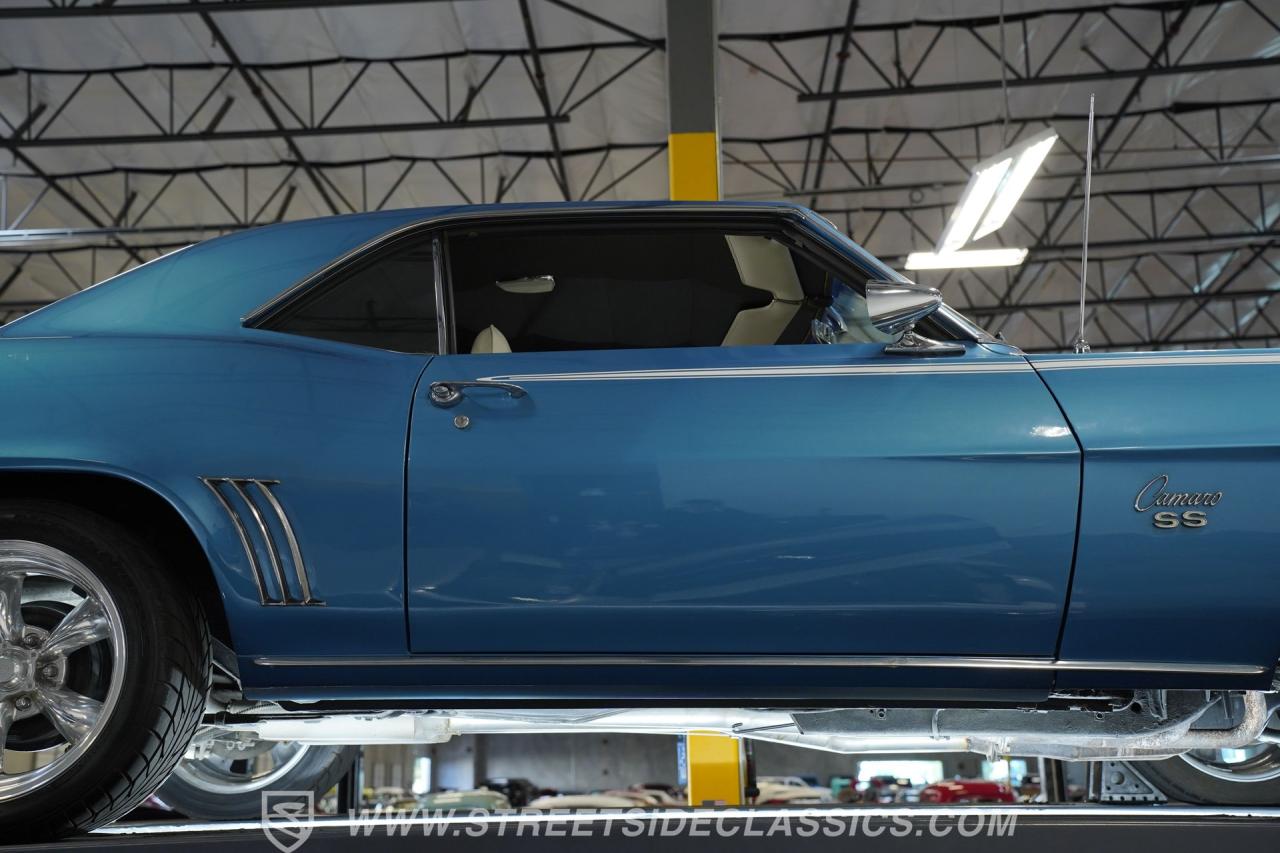 1969 Chevrolet Camaro SS Tribute