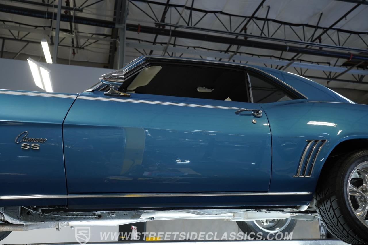 1969 Chevrolet Camaro SS Tribute