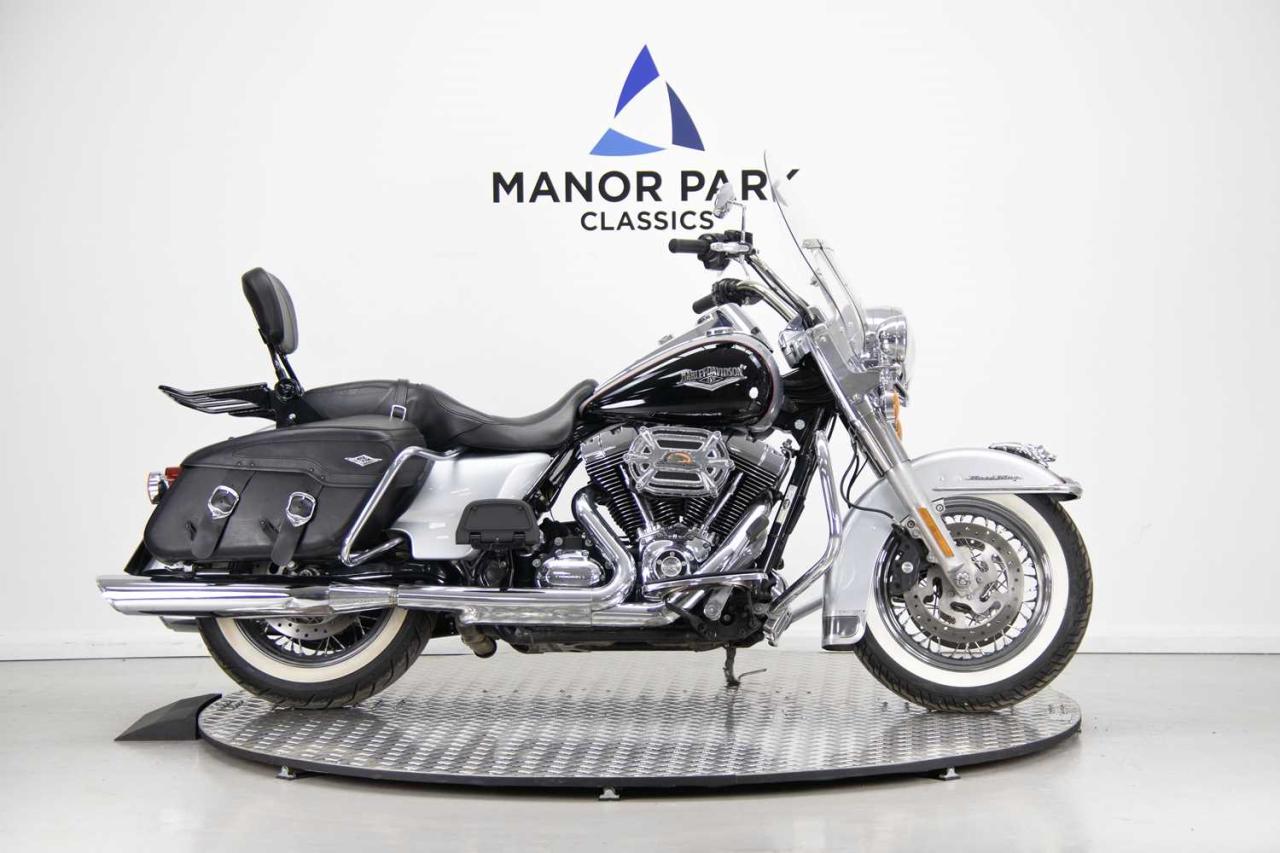2015 Harley Davidson Davidson FLHRC Road King Classic