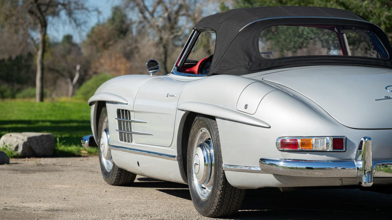 1960 Mercedes - Benz 300 SL Roadster