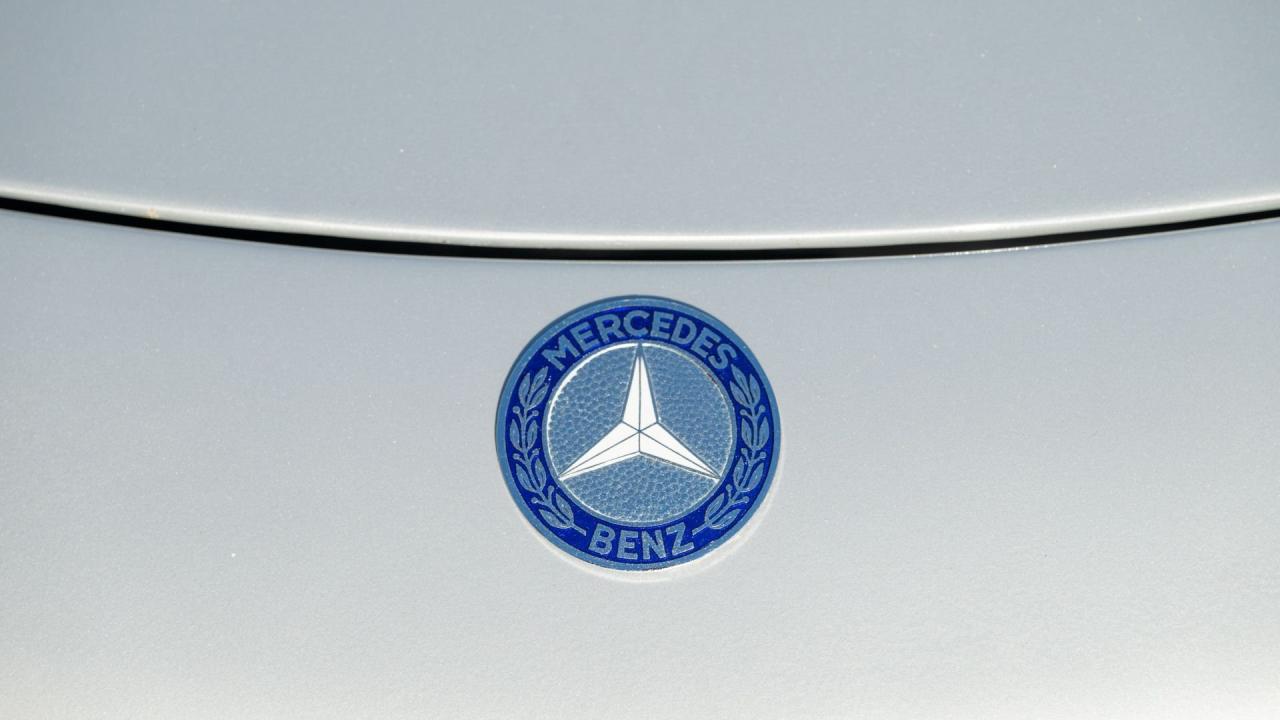 1960 Mercedes - Benz 300 SL Roadster