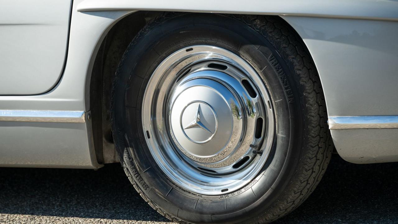 1960 Mercedes - Benz 300 SL Roadster