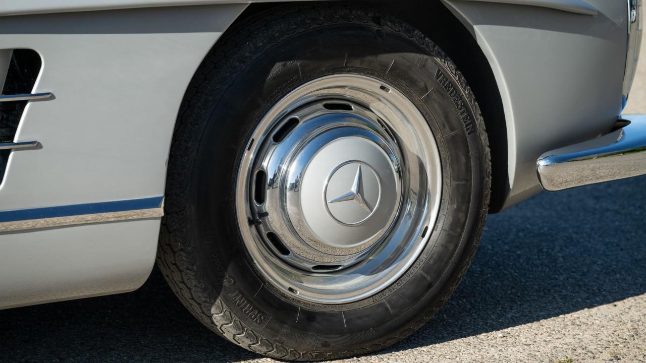 1960 Mercedes - Benz 300 SL Roadster