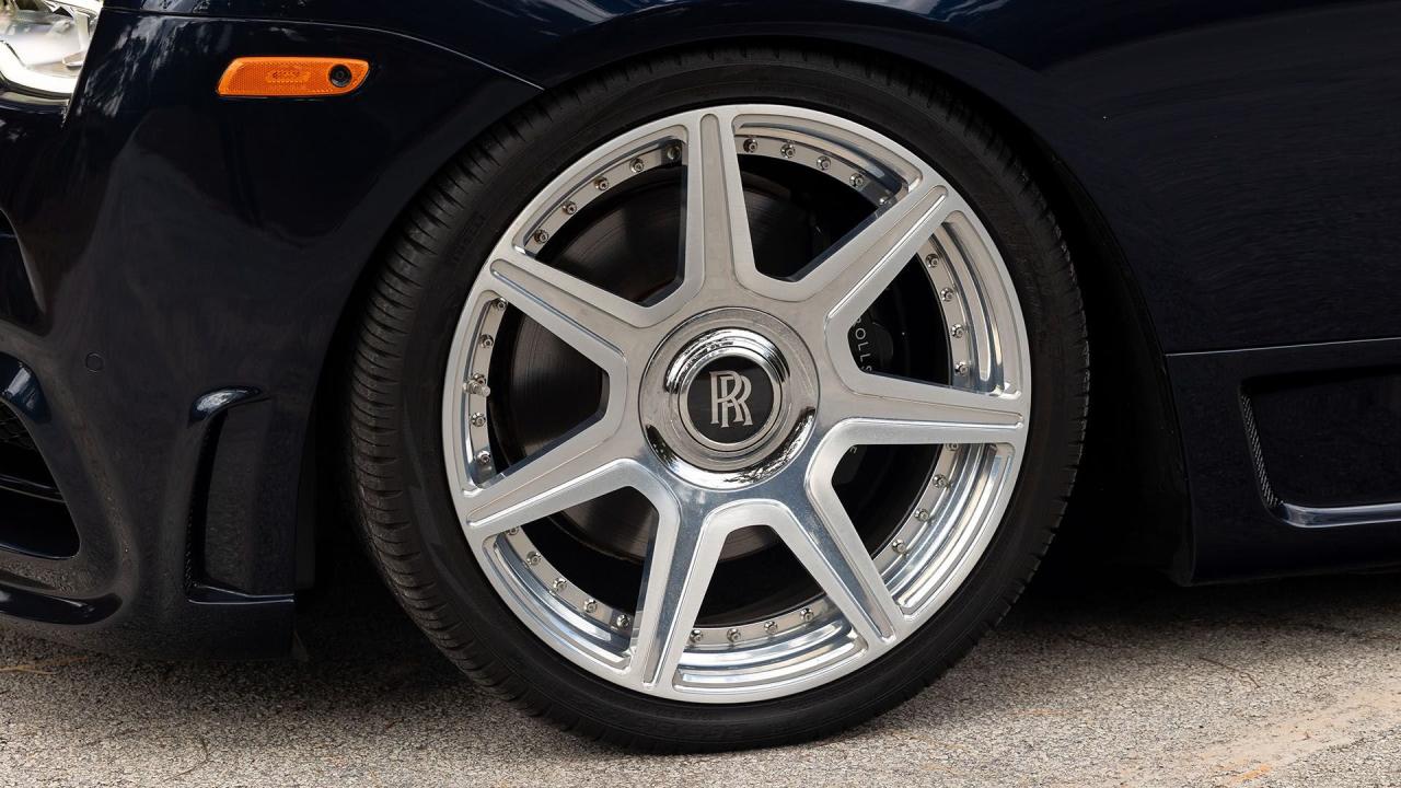 2017 Rolls - Royce Dawn