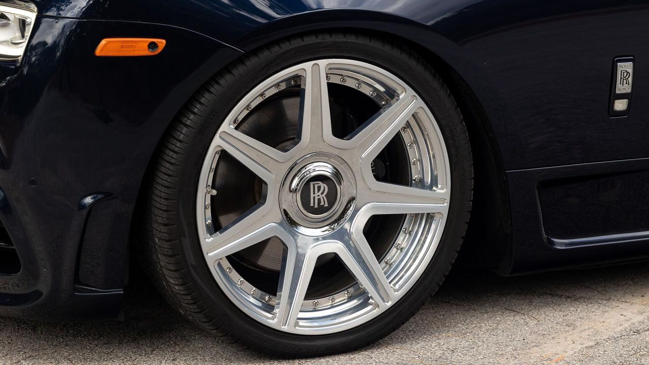 2017 Rolls - Royce Dawn