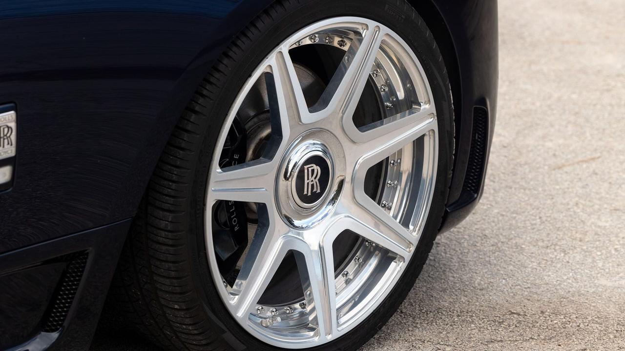 2017 Rolls - Royce Dawn