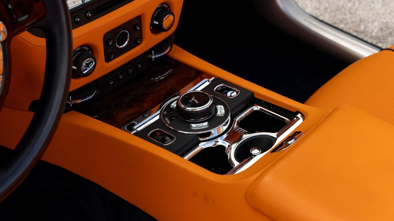 2017 Rolls - Royce Dawn