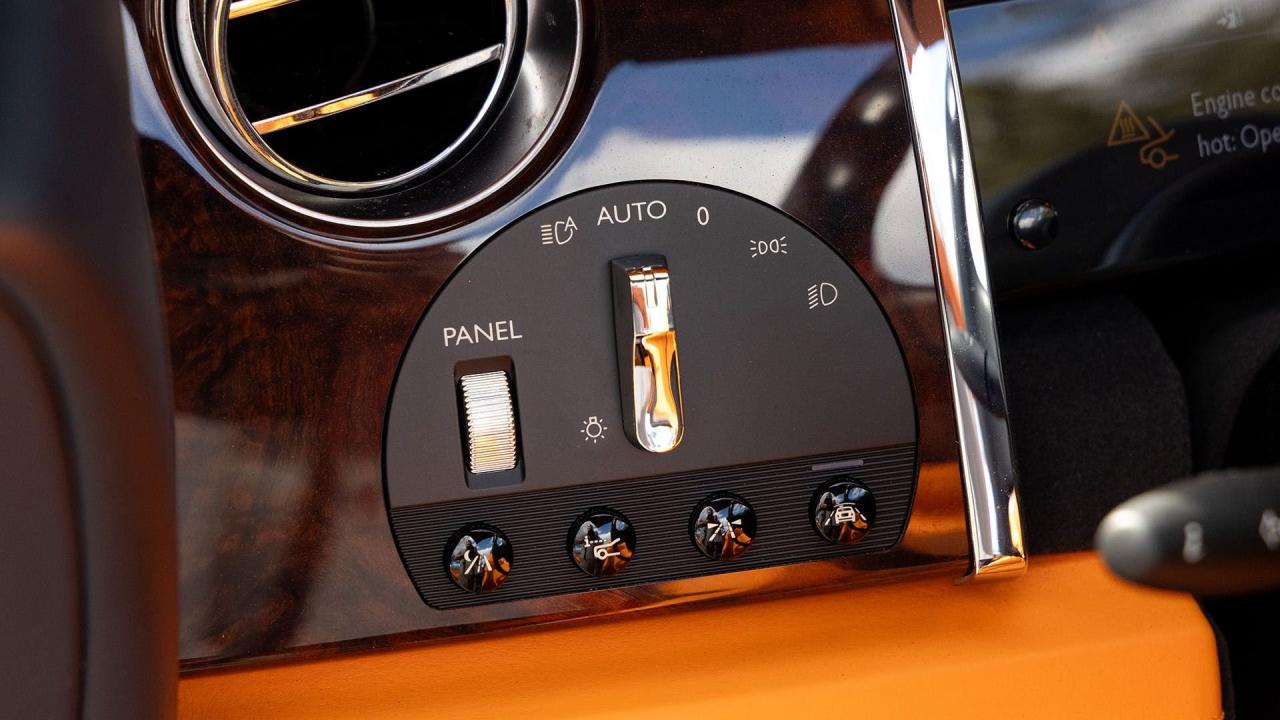 2017 Rolls - Royce Dawn