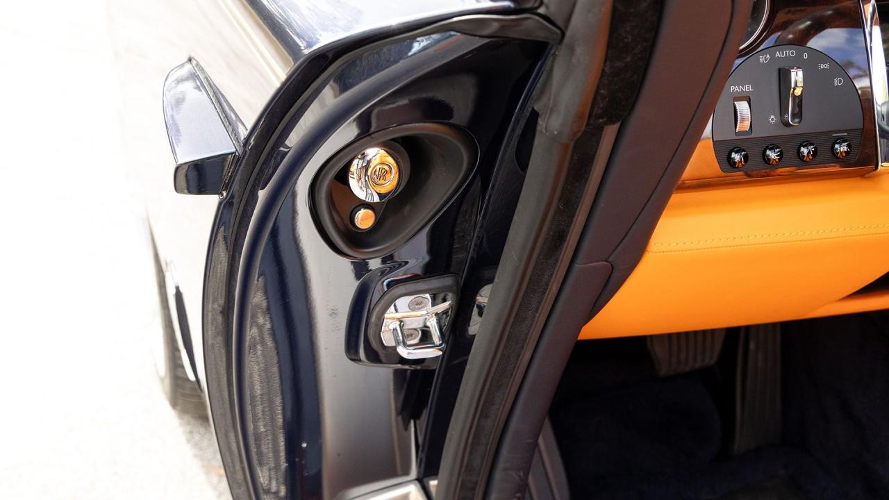 2017 Rolls - Royce Dawn