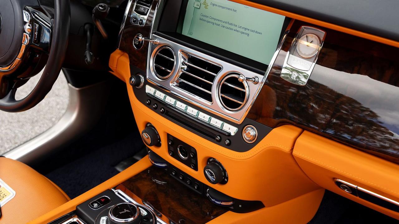 2017 Rolls - Royce Dawn