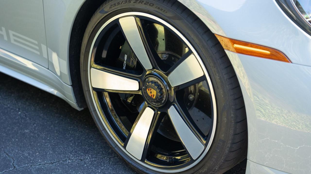 2023 Porsche 911 Sport Classic